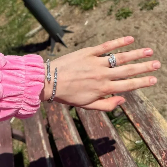 Serpenti Silver Bracelet Elegant Minimalist Design - Picture 7 of 9